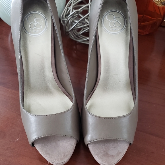 Jessica Edith Heels in Umber Size 8 - Picture 5 of 6